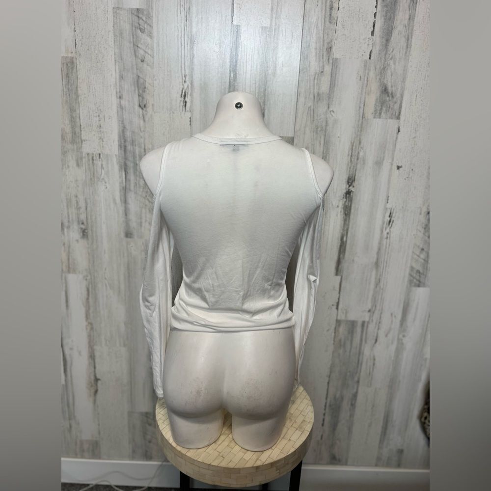 White top  - Picture 6 of 7